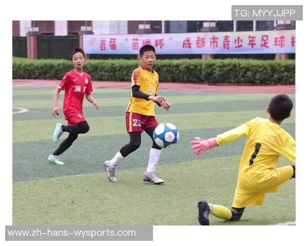 乐趣足球带你领略激情与快乐的完美结合,享受每一场比赛的精彩瞬间 乐趣足球带你领略激情与快乐的完美结合,享受每一场比赛的精彩瞬间